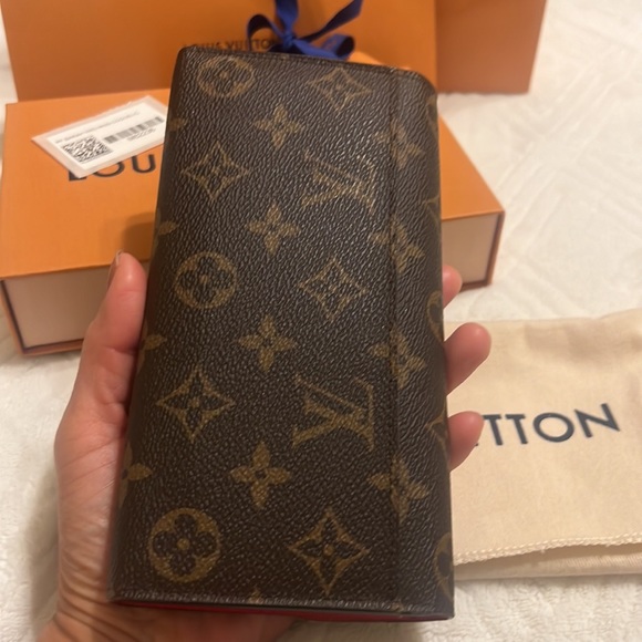 Louis Vuitton Sarah wallet - Picture 4 of 11